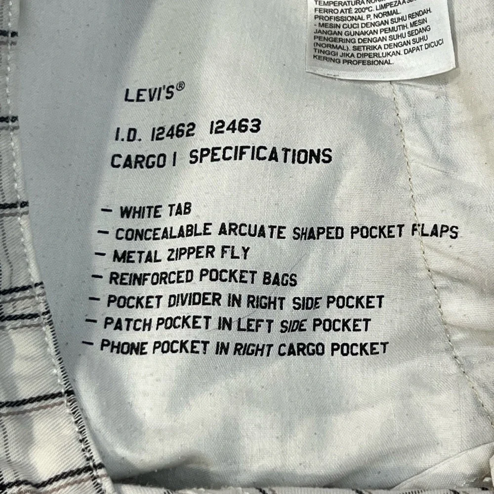 Levis White Label Cargo Utility Shorts Plaid Cotton Mens size 33 Preowned EUC